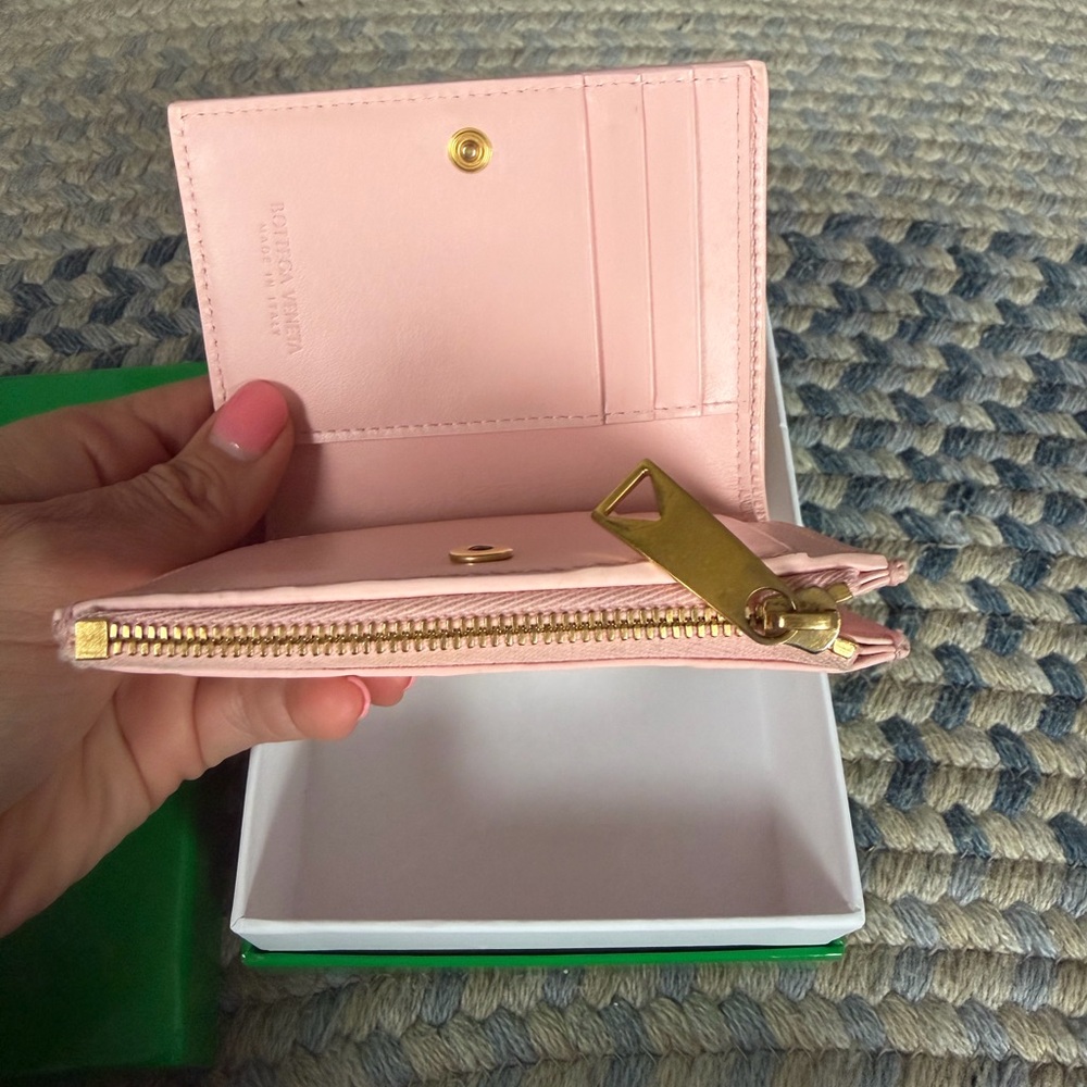 Bottega Veneta Blush Pink Intrecciato Leather Zip Wallet - Picture 5 of 8